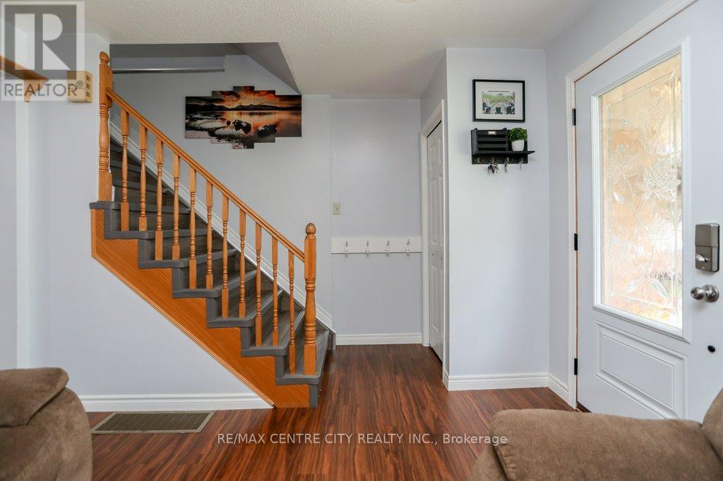 67 Farmington Avenue, Aylmer, Ontario  N5H 3E3 - Photo 10 - X12448634