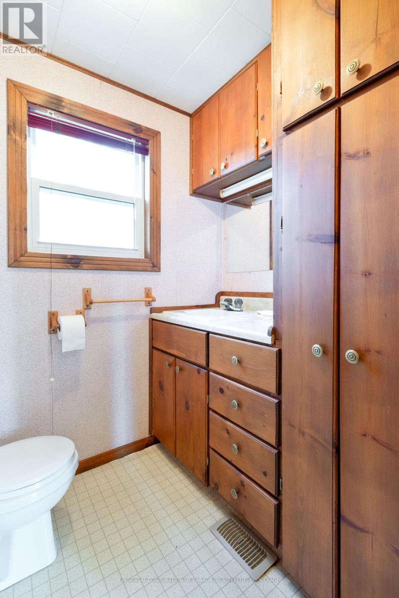 44 Shakespeare Street, Bayham, Ontario  N0J 1T0 - Photo 20 - X12448646