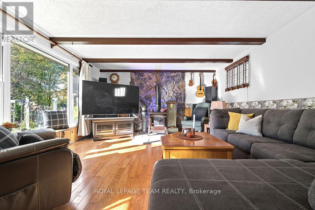 144 Opeongo Road, Renfrew, Ontario  K7V 2T5 - Photo 14 - X12448621