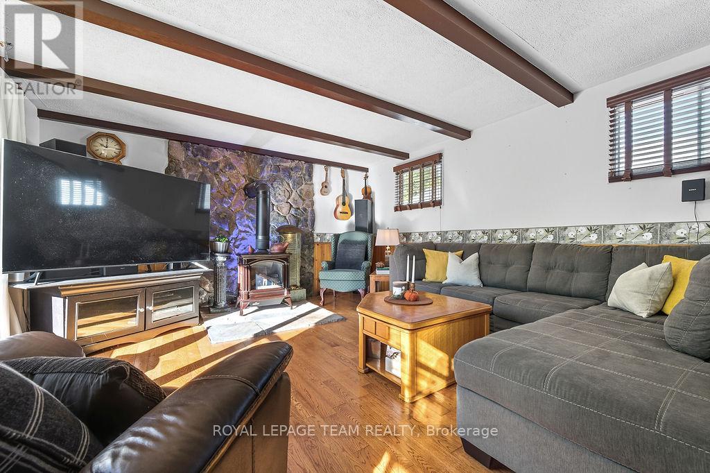 144 Opeongo Road, Renfrew, Ontario  K7V 2T5 - Photo 15 - X12448621