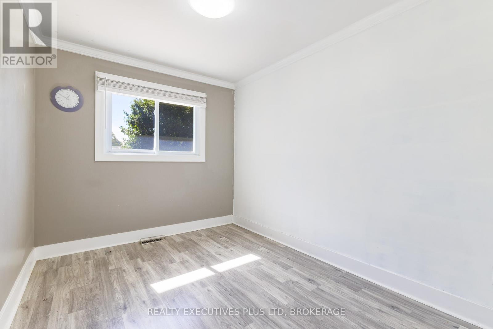 6528 Stamford Green Drive, Niagara Falls, Ontario  L2J 1T8 - Photo 13 - X12448649