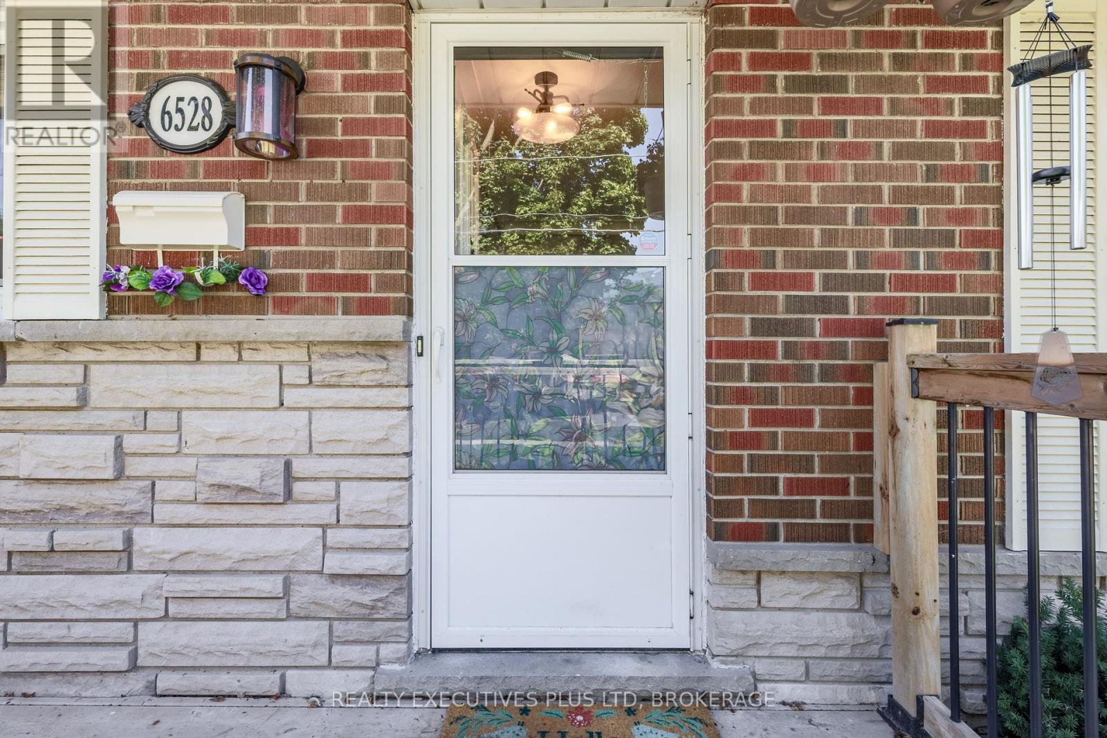 6528 Stamford Green Drive, Niagara Falls, Ontario  L2J 1T8 - Photo 5 - X12448649