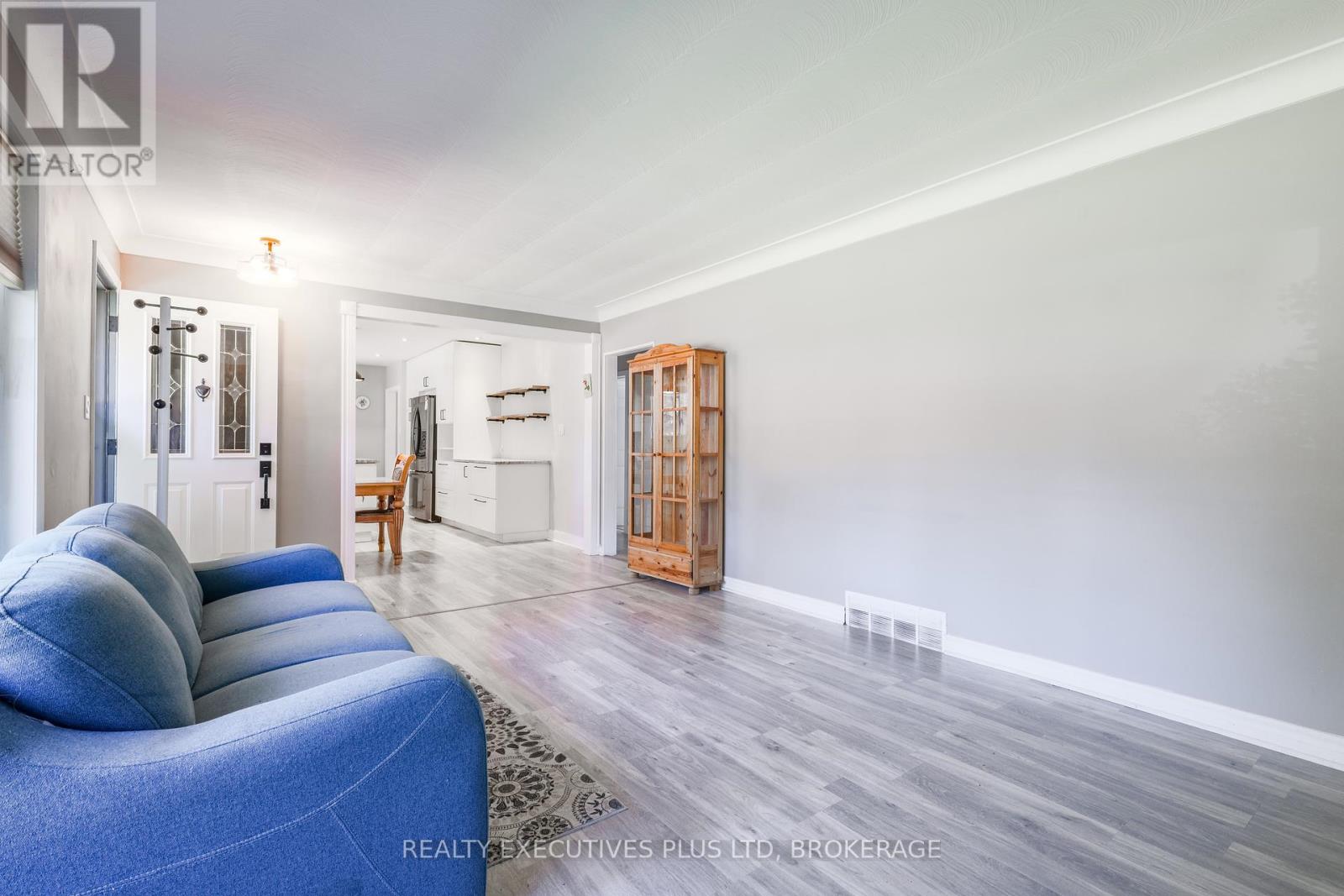 6528 Stamford Green Drive, Niagara Falls, Ontario  L2J 1T8 - Photo 7 - X12448649