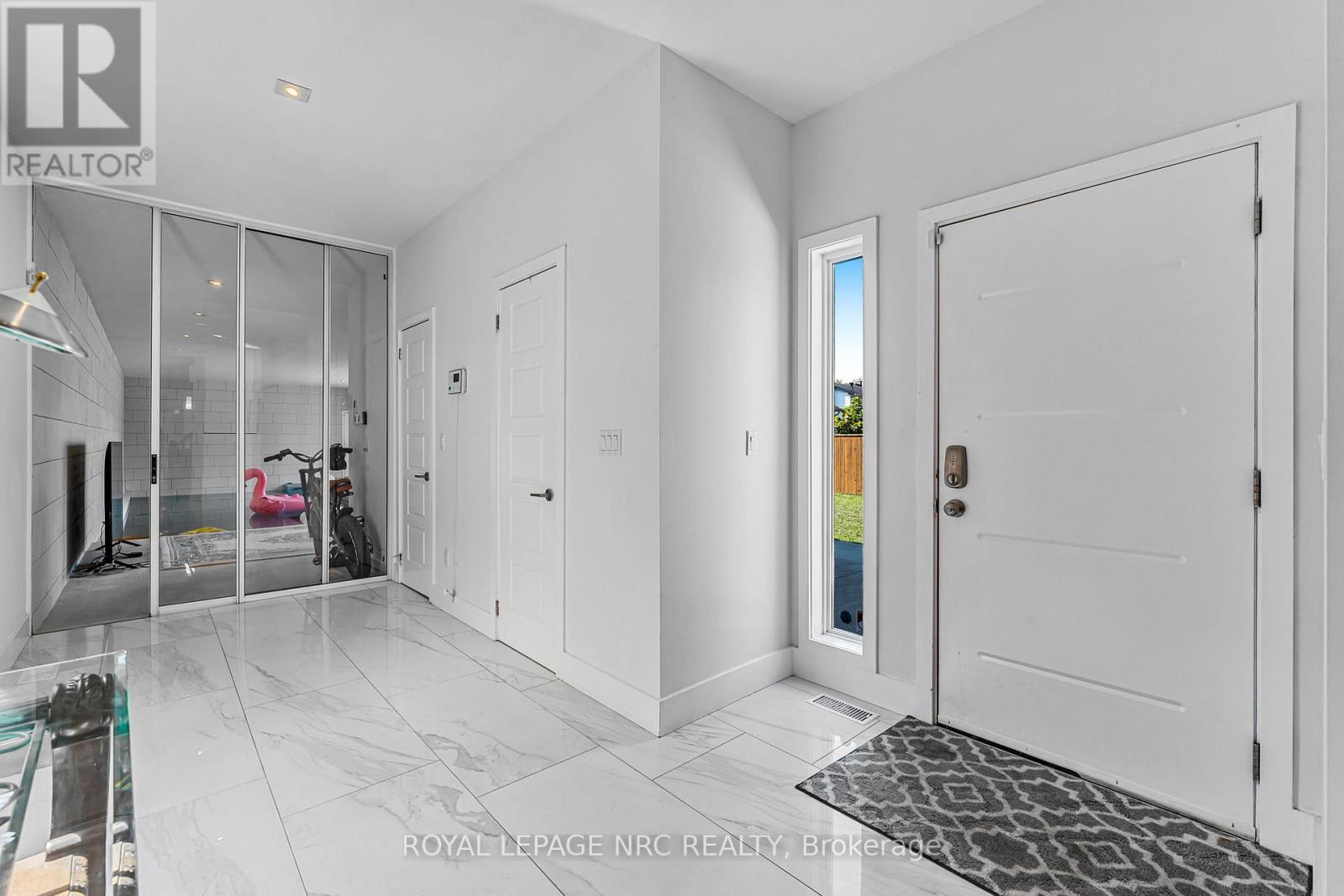 888 Edgemere Road, Fort Erie, Ontario  L2A 1A8 - Photo 3 - X12448663