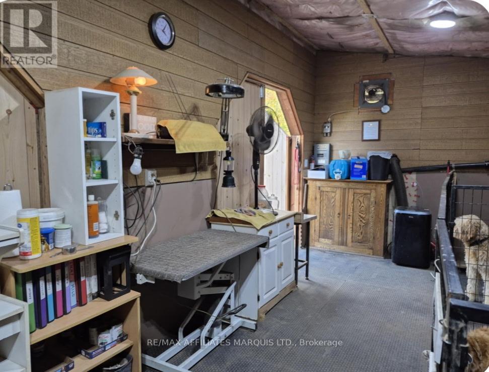 15690 Dixon Road W, South Stormont, Ontario  K0C 1R0 - Photo 11 - X12445624