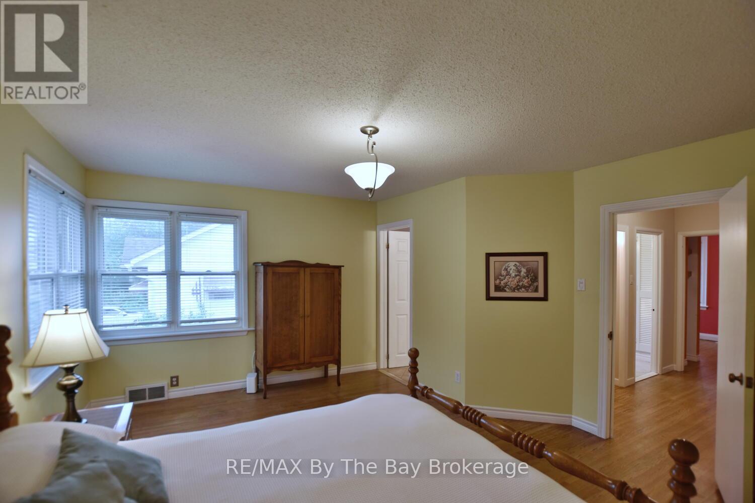 44 Peter Street, Springwater, Ontario  L0L 1P0 - Photo 20 - S12431658