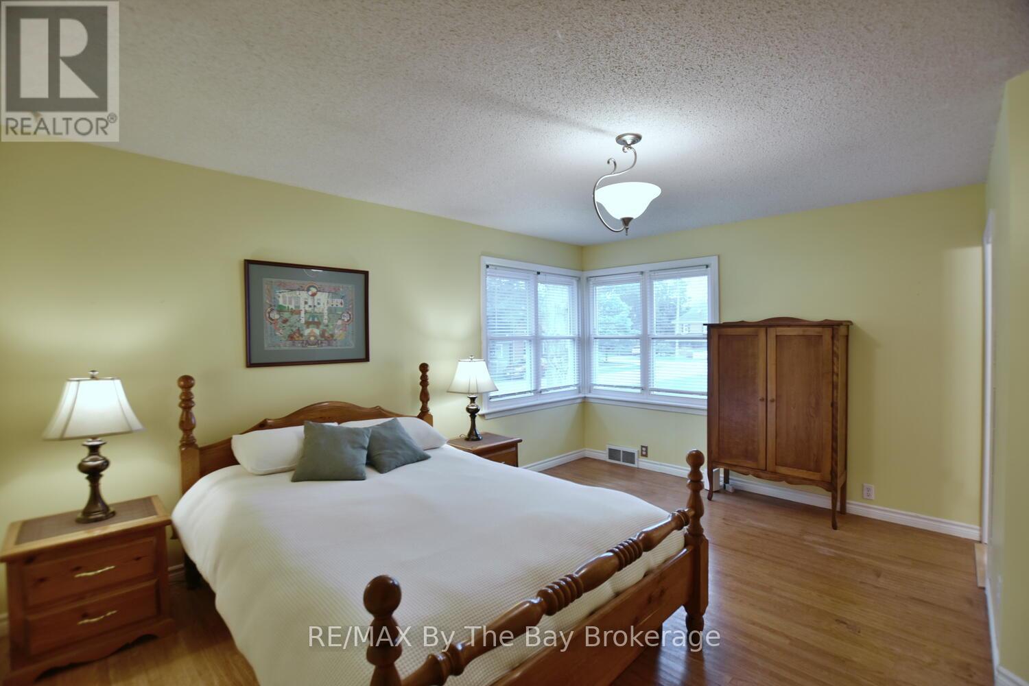 44 Peter Street, Springwater, Ontario  L0L 1P0 - Photo 19 - S12431658