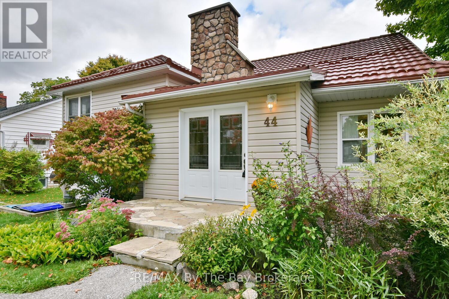 44 Peter Street, Springwater, Ontario  L0L 1P0 - Photo 35 - S12431658