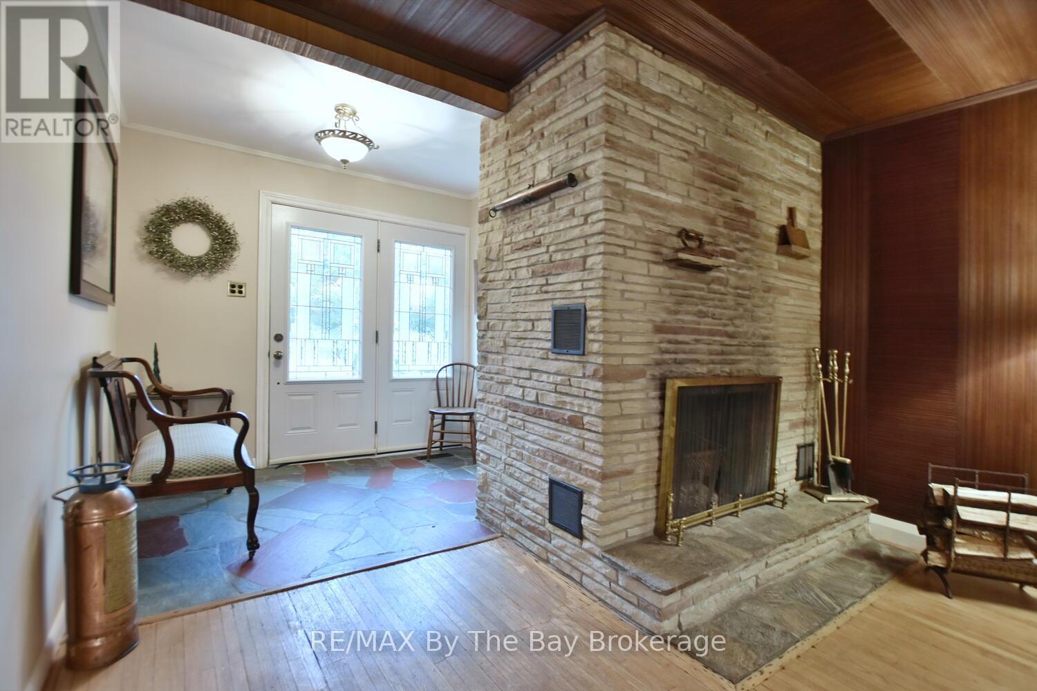 44 Peter Street, Springwater, Ontario  L0L 1P0 - Photo 5 - S12431658