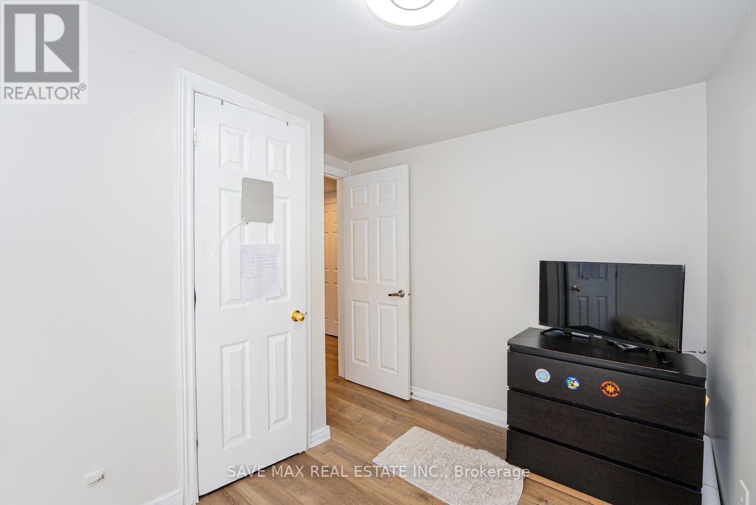 2008 Tiny Beaches Road S, Tiny, Ontario  L0L 1P0 - Photo 14 - S12424511