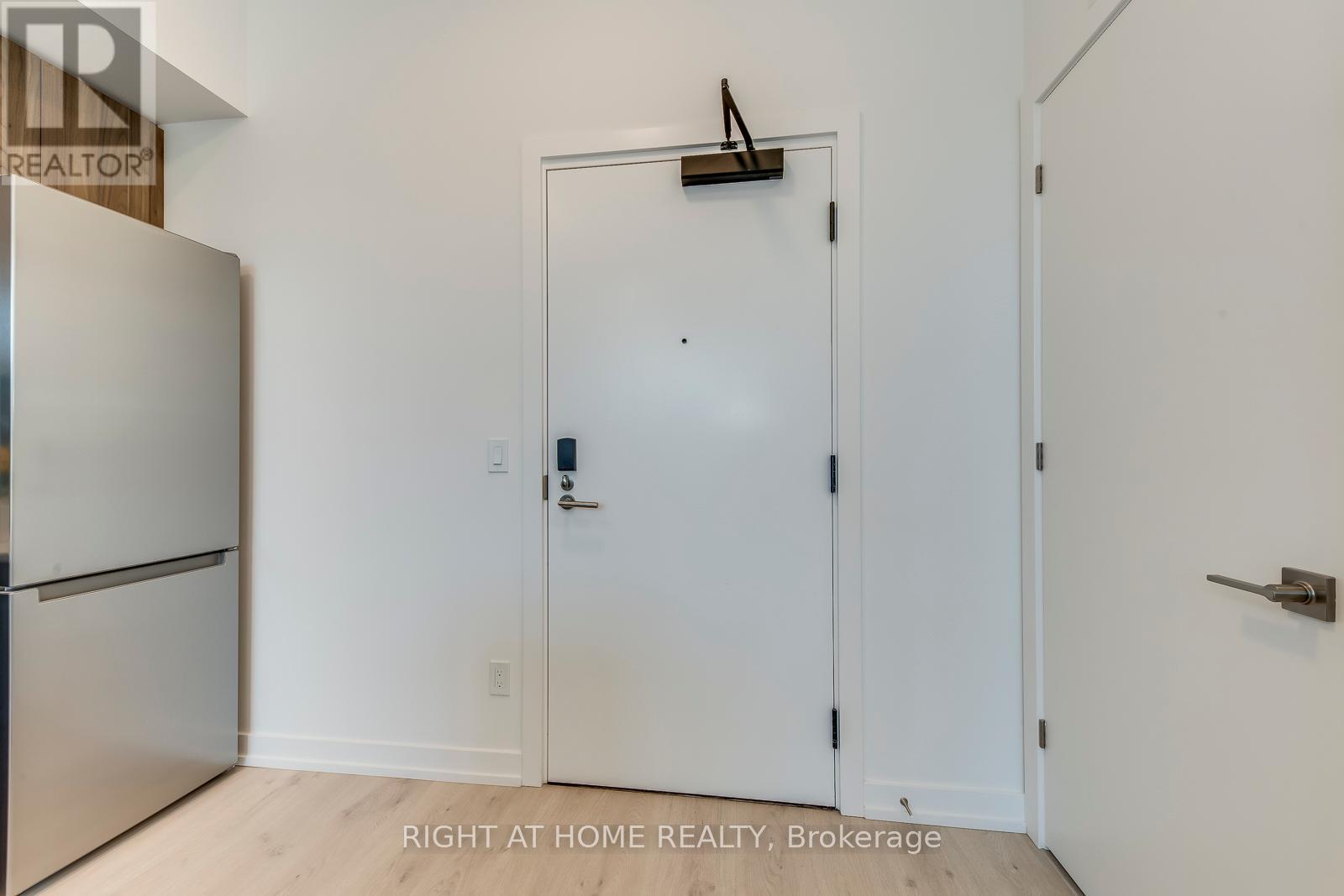 136 - 2501 Saw Whet Boulevard, Oakville, Ontario  L6M 5N2 - Photo 7 - W12383573