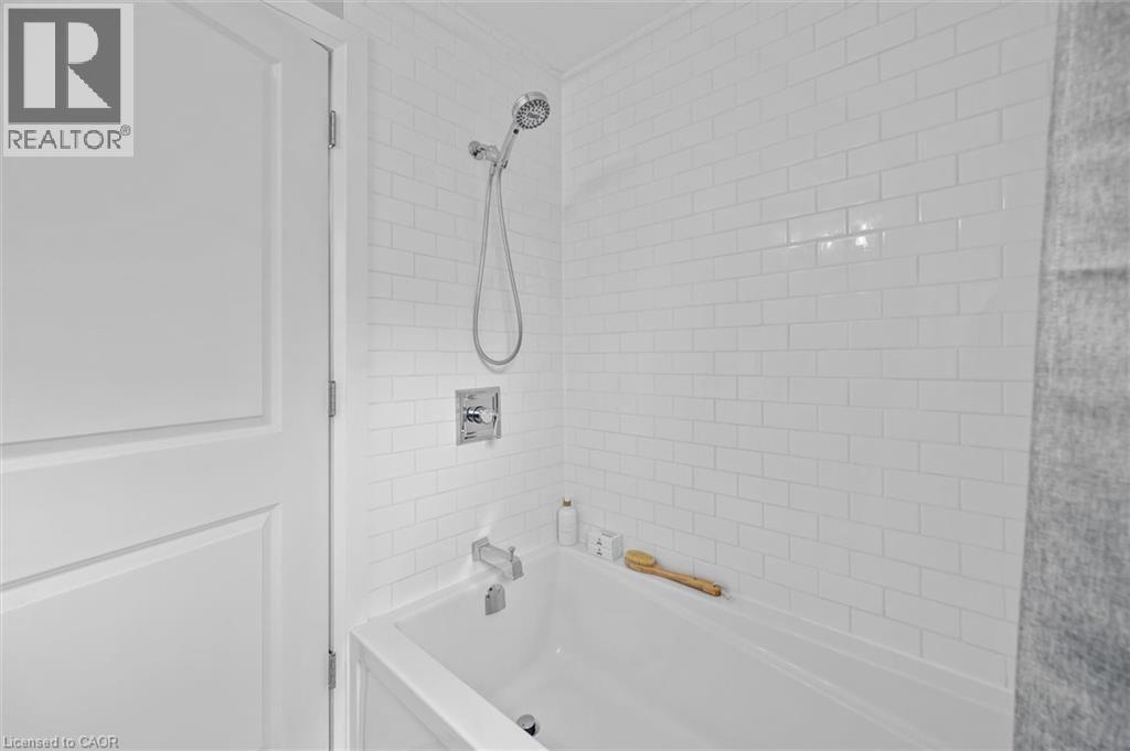 206 Dumbarton Avenue, Hamilton, Ontario  L8K 5C3 - Photo 30 - 40774506