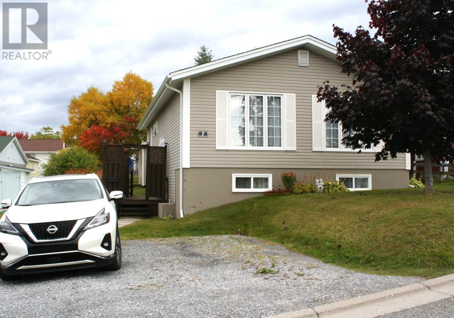 7 Seawards Avenue, Corner Brook, Newfoundland & Labrador  A2H 1Z6 - Photo 2 - 1291247
