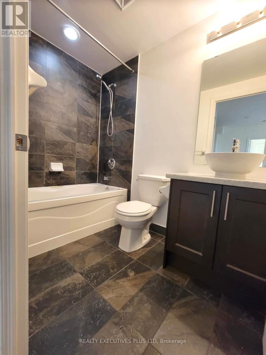 601 - 135 Wynford Drive, Toronto, Ontario  M3C 0J4 - Photo 7 - C12448620
