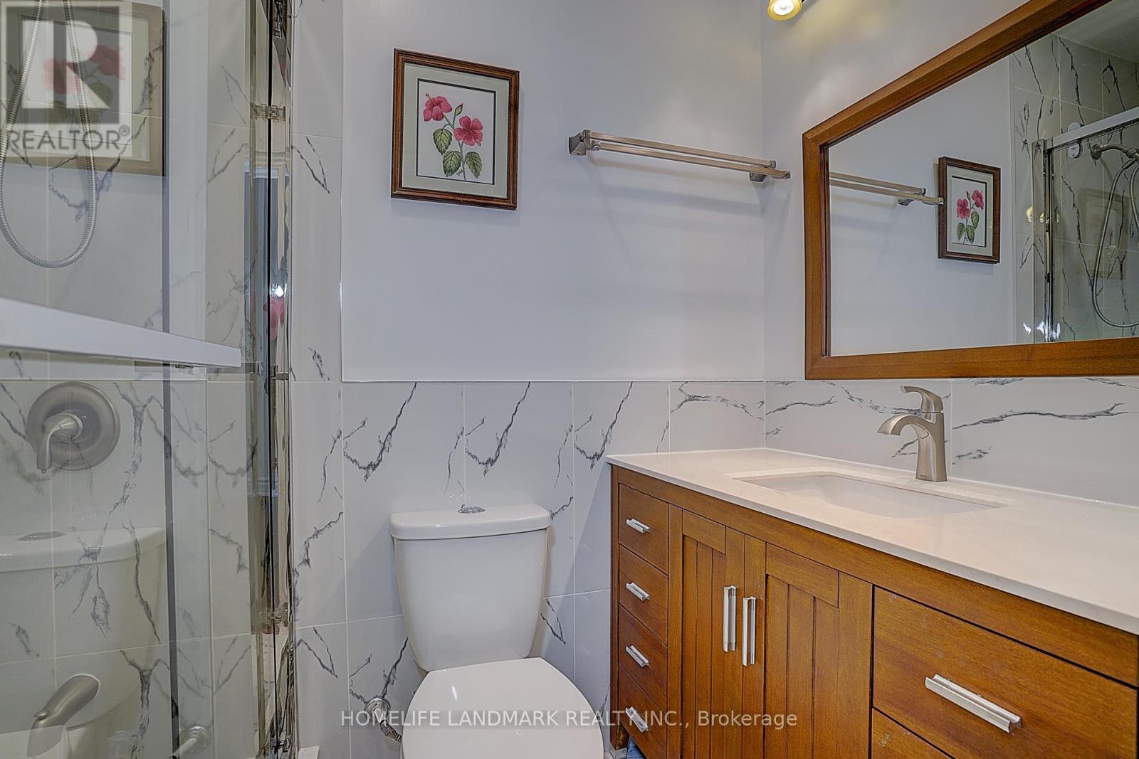 596 Palmerston Avenue, Toronto, Ontario  M6G 2P9 - Photo 18 - C12448627