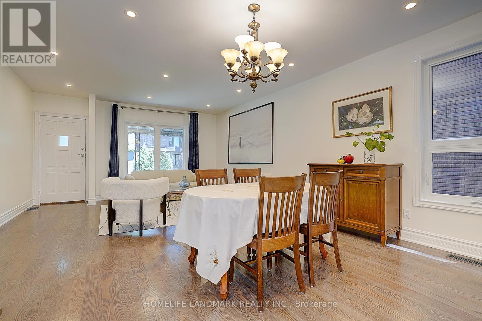596 Palmerston Avenue, Toronto, Ontario  M6G 2P9 - Photo 6 - C12448627