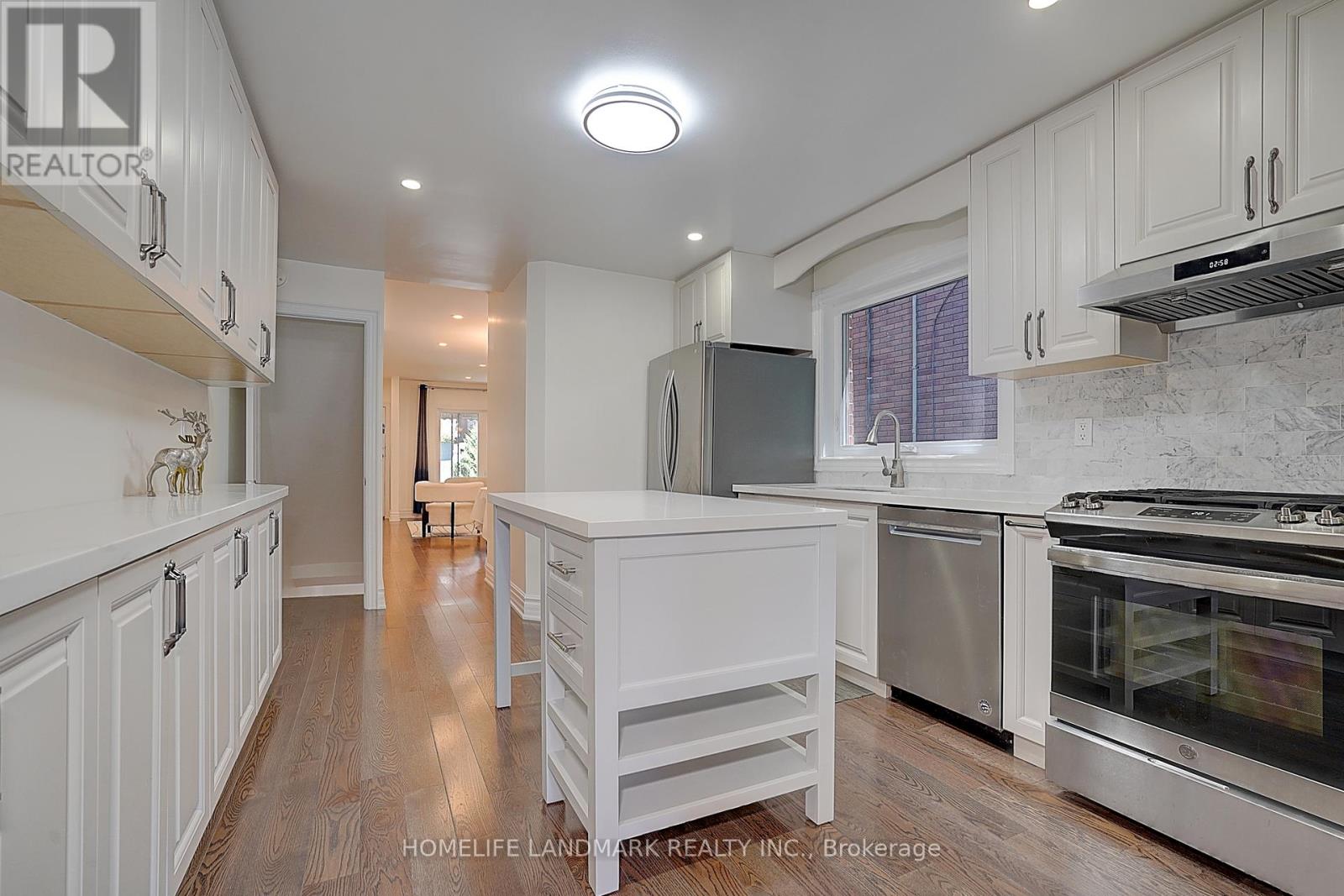 596 Palmerston Avenue, Toronto, Ontario  M6G 2P9 - Photo 7 - C12448627
