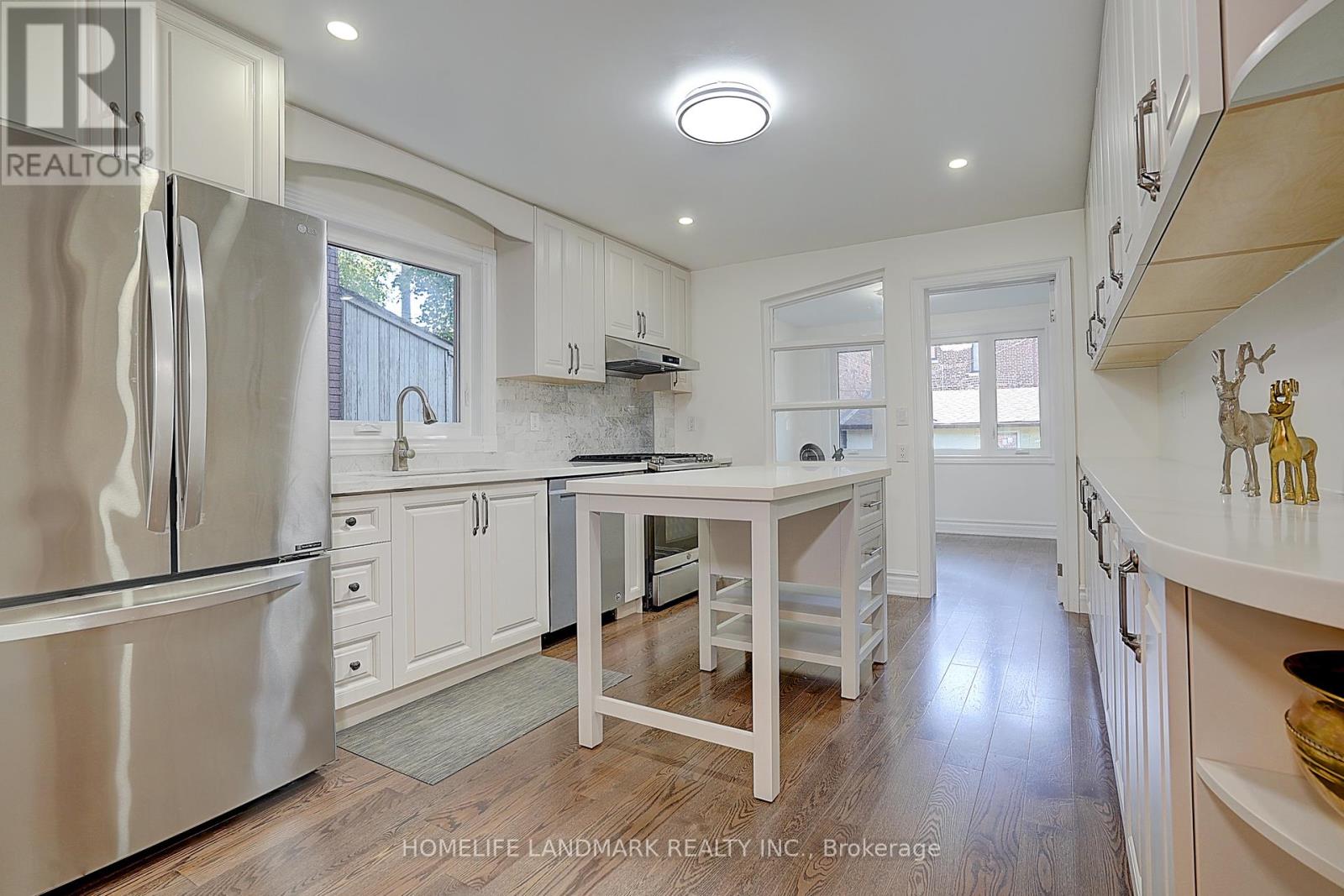 596 Palmerston Avenue, Toronto, Ontario  M6G 2P9 - Photo 8 - C12448627
