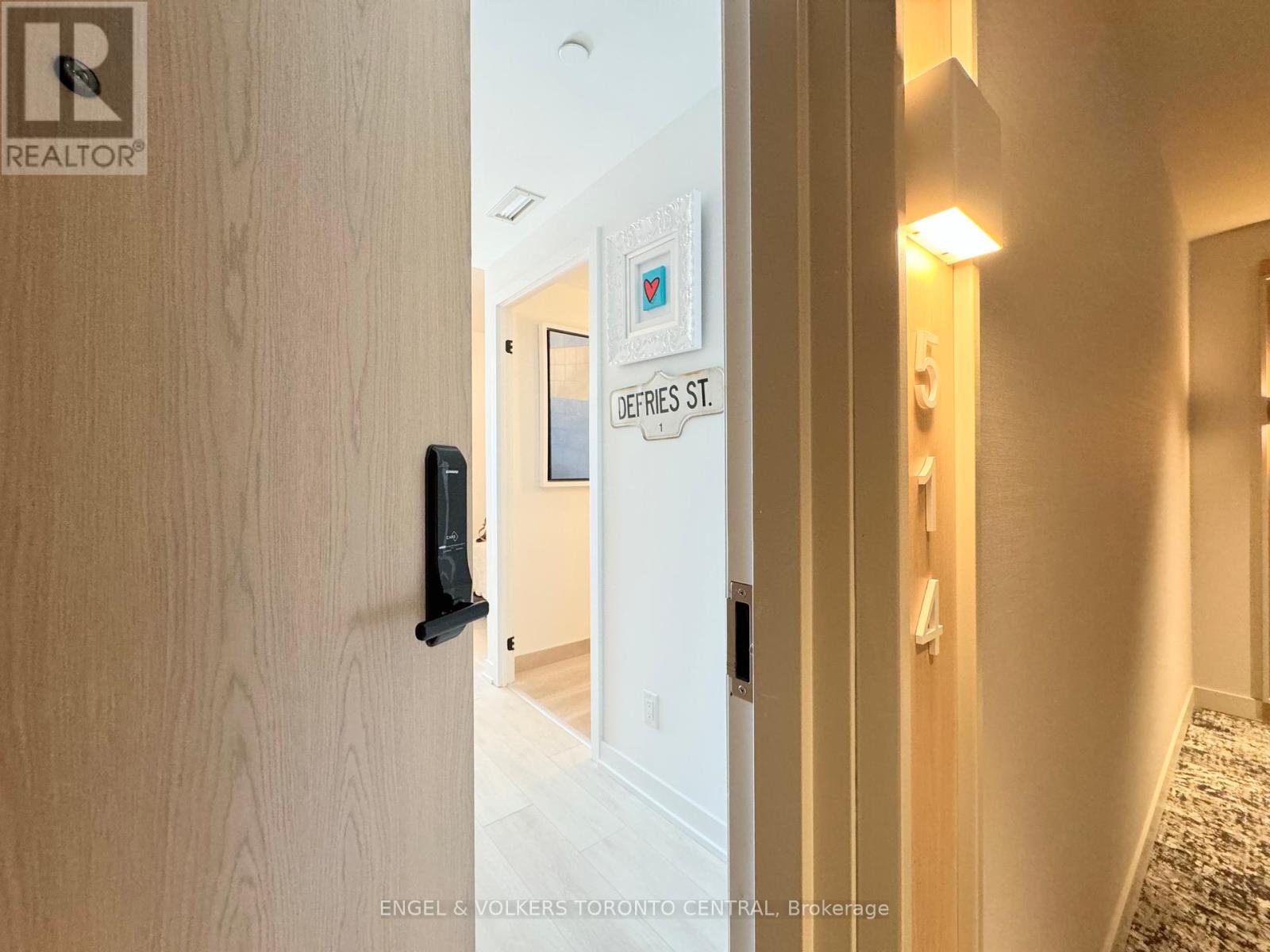 514 - 5 Defries Street, Toronto, Ontario  M5A 0W7 - Photo 4 - C12448638
