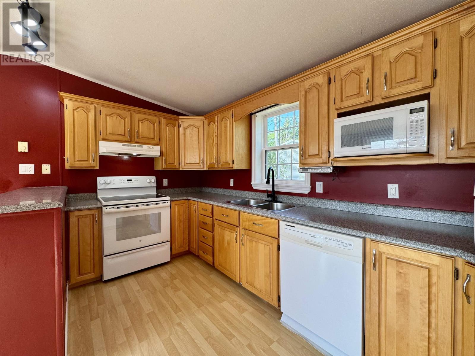 19 Stephens Court, Port Hawkesbury, Nova Scotia  B9A 3N5 - Photo 6 - 202522293