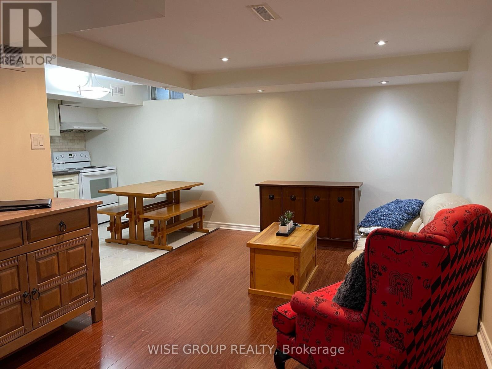 Bsmt - 71 Greenbelt Crescent, Richmond Hill, Ontario  L4C 5S1 - Photo 3 - N12448633