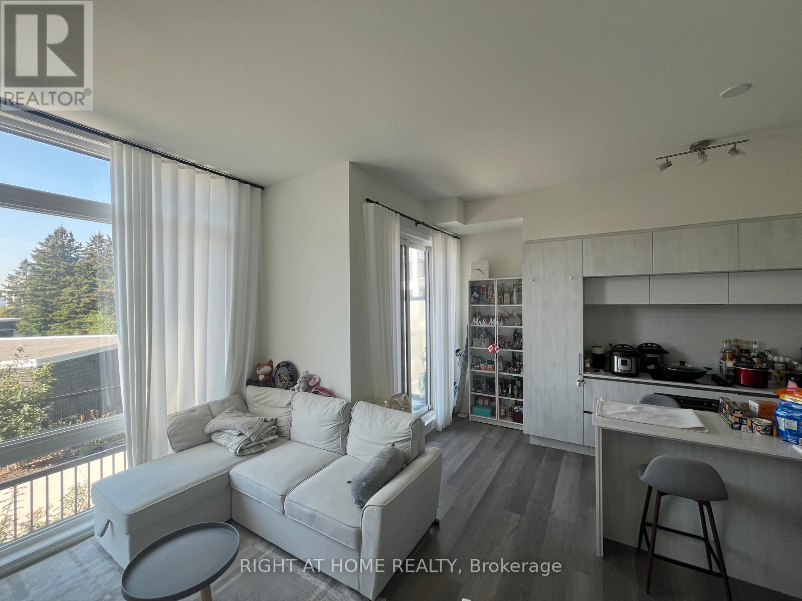 313 - 6 Steckley House Lane, Richmond Hill, Ontario  L4S 0N1 - Photo 6 - N12448651