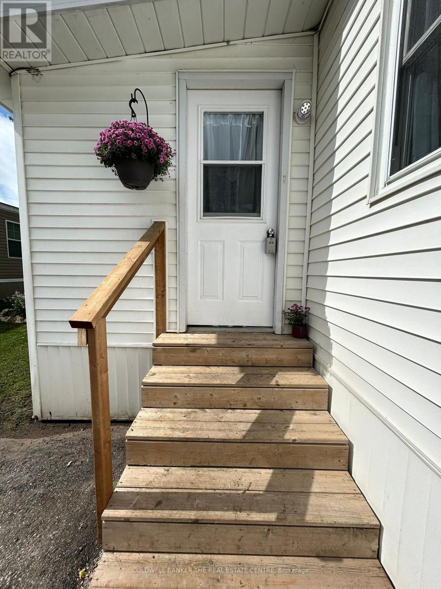 4126 Elaine Street, Severn, Ontario  L3V 0V1 - Photo 2 - S12448628