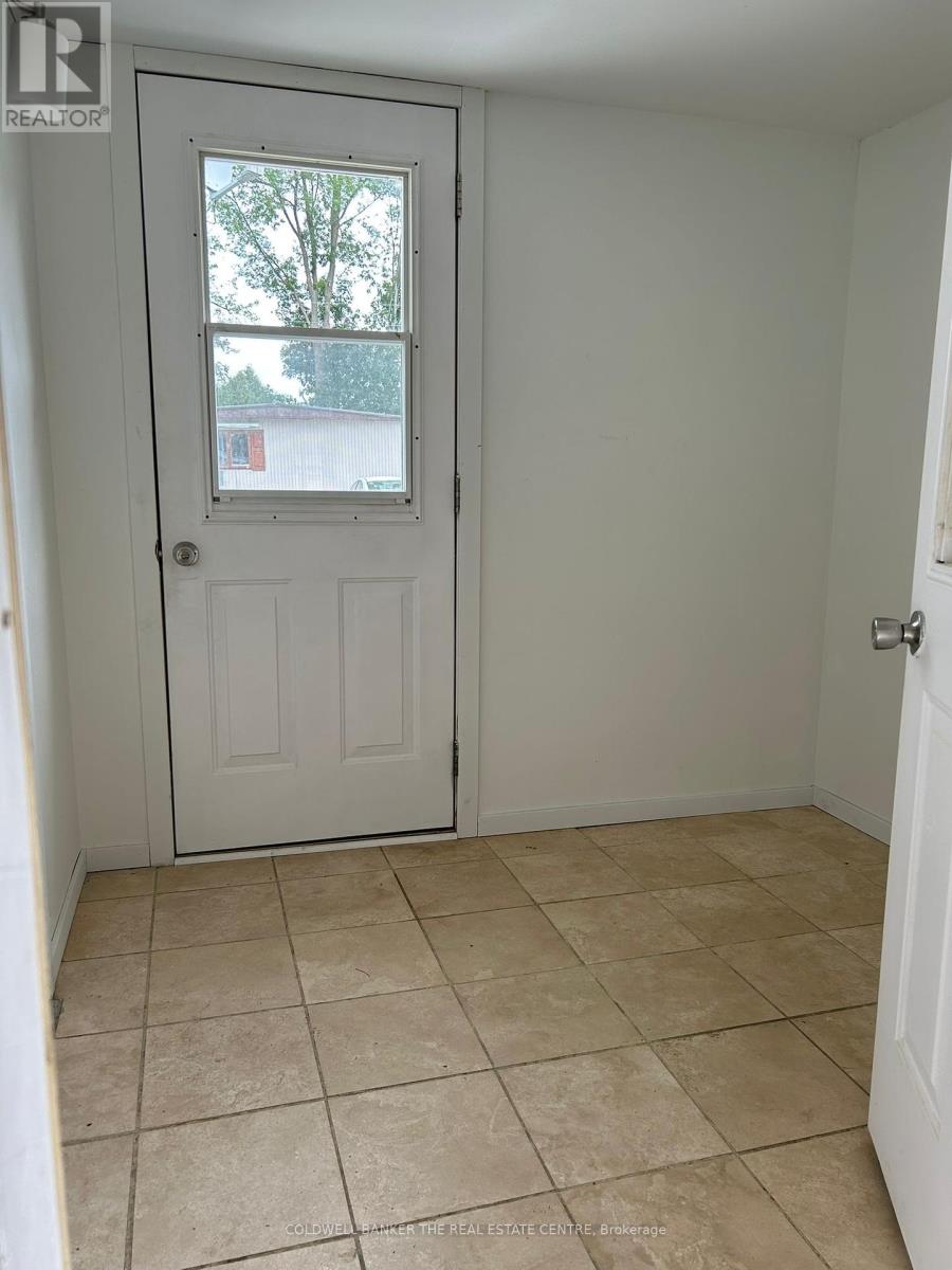 4126 Elaine Street, Severn, Ontario  L3V 0V1 - Photo 8 - S12448628