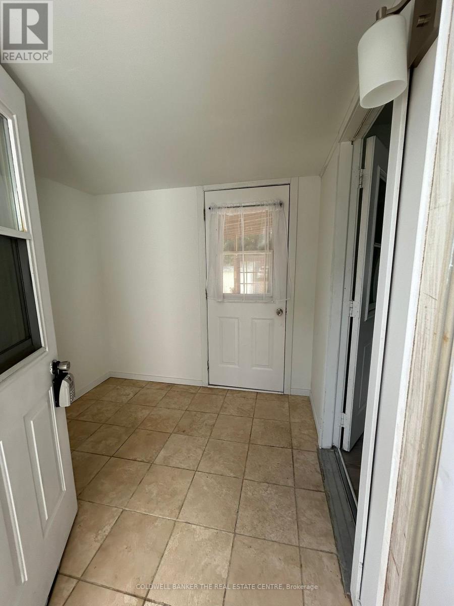 4126 Elaine Street, Severn, Ontario  L3V 0V1 - Photo 9 - S12448628
