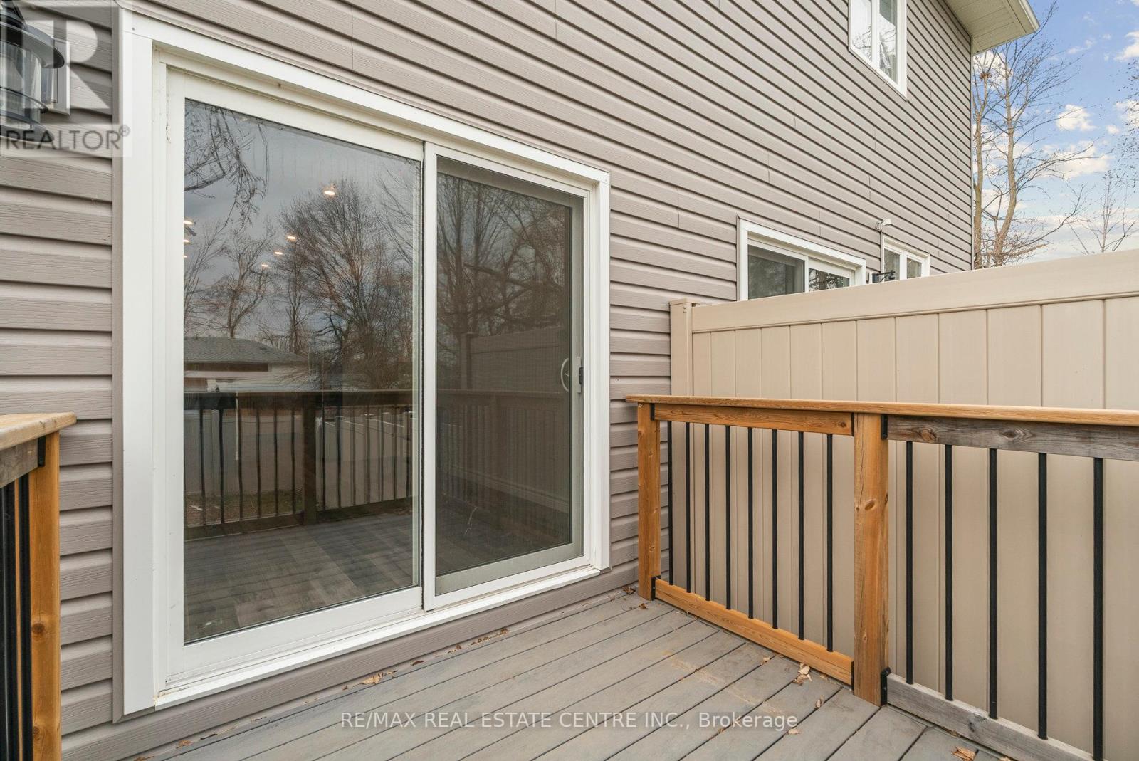 144 Memorial Avenue, Orillia, Ontario  L3C 5X2 - Photo 25 - S12448645