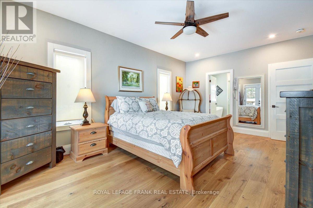 355 West Diamond Lake Road, Hastings Highlands, Ontario  K0L 2A0 - Photo 17 - X12448682
