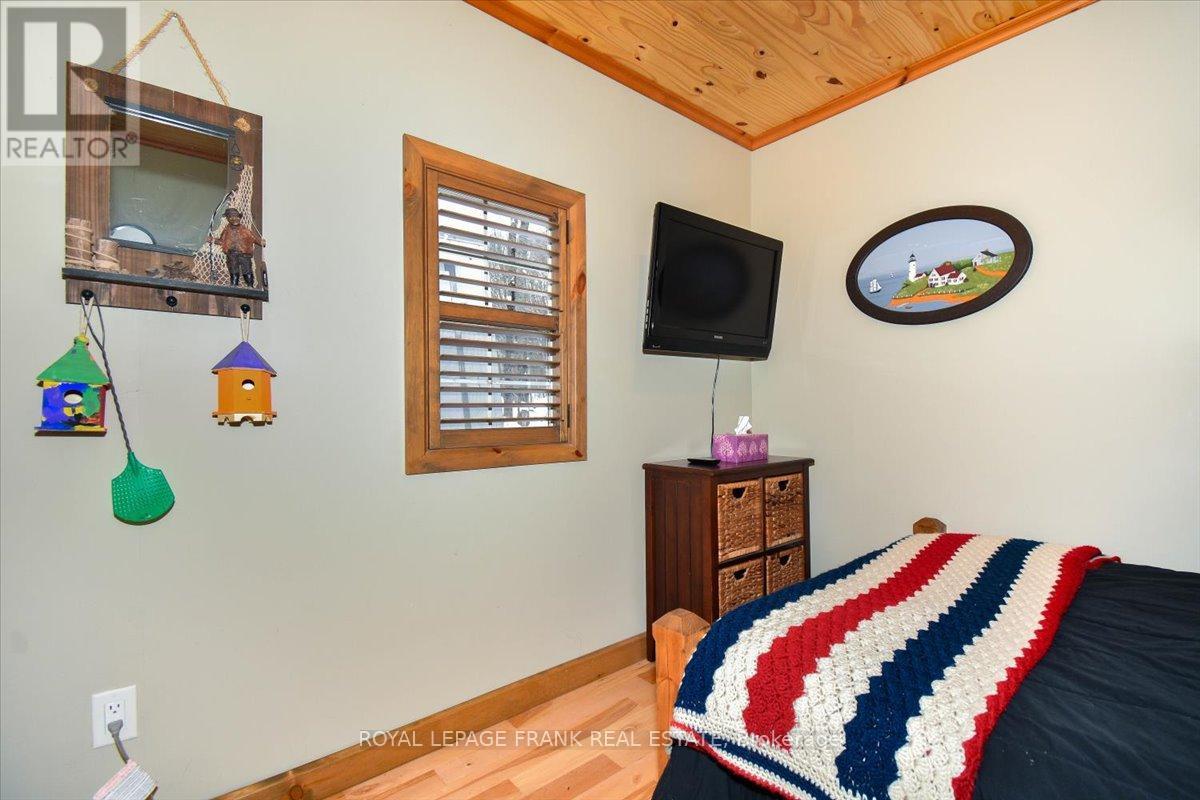 355 West Diamond Lake Road, Hastings Highlands, Ontario  K0L 2A0 - Photo 32 - X12448682