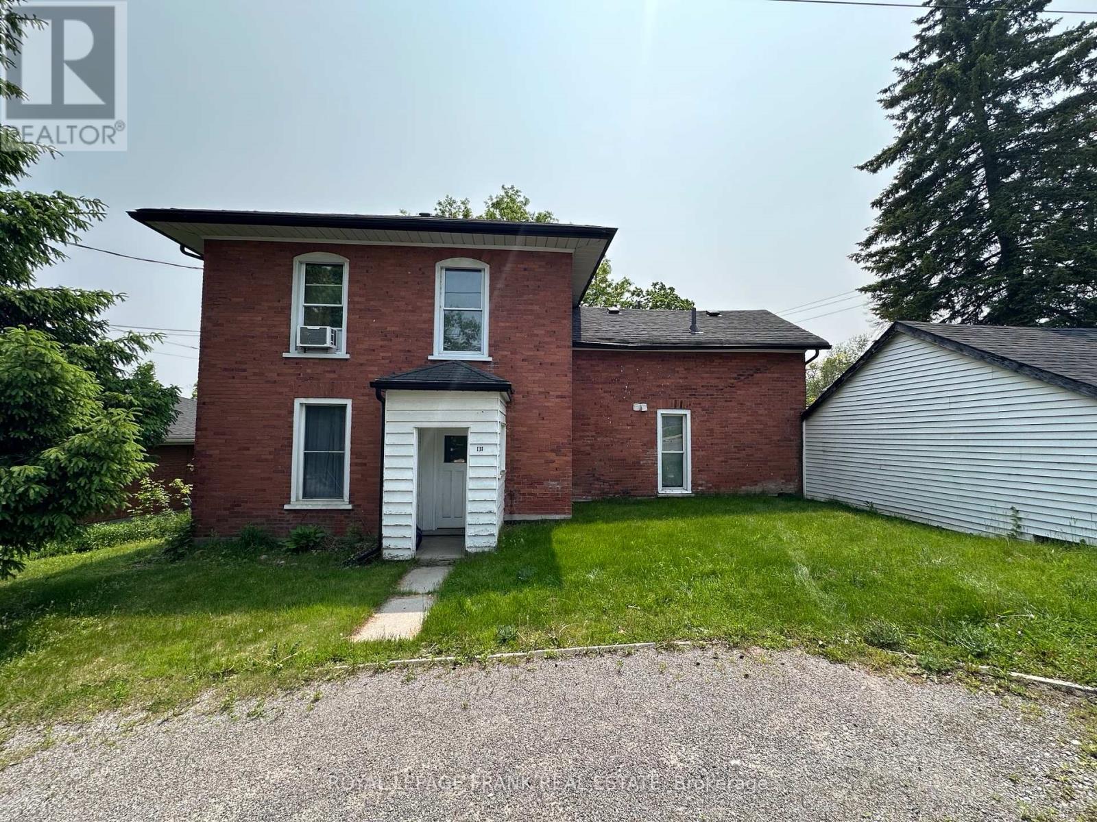 56 Hilliard Street, Peterborough, Ontario  K9H 5R4 - Photo 2 - X12448699