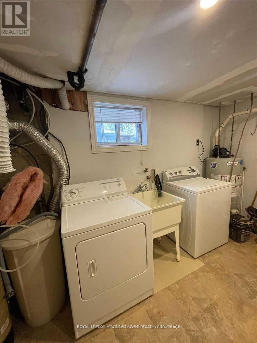 56 Mcintyre Crescent, Halton Hills, Ontario  L7G 1N3 - Photo 10 - W12448619