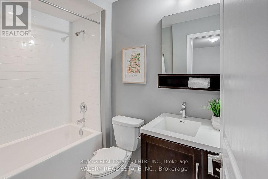 389 Hardwick Common Drive, Oakville, Ontario  L6H 0P7 - Photo 11 - W12448622