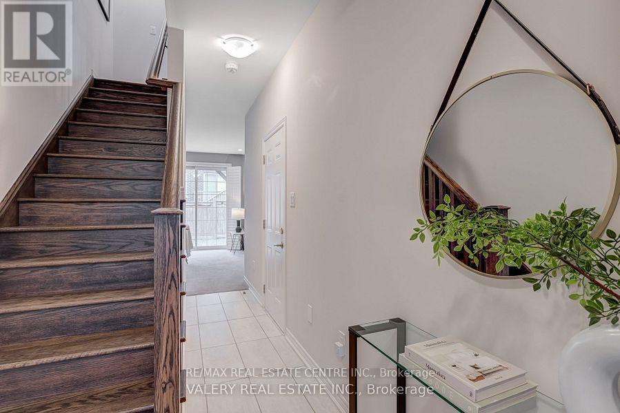 389 Hardwick Common Drive, Oakville, Ontario  L6H 0P7 - Photo 14 - W12448622