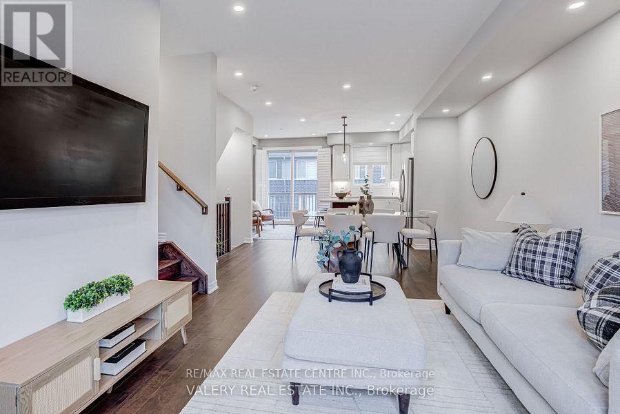 389 Hardwick Common Drive, Oakville, Ontario  L6H 0P7 - Photo 7 - W12448622