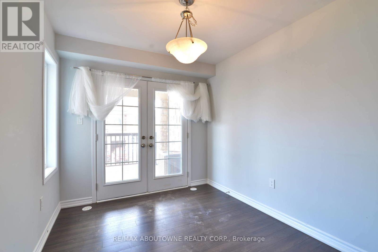 3062 Gardenia Gate, Oakville, Ontario  L6M 0Y8 - Photo 10 - W12448624