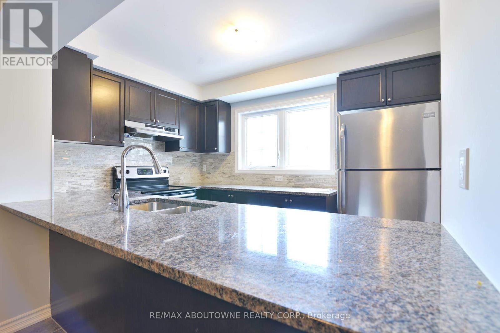 3062 Gardenia Gate, Oakville, Ontario  L6M 0Y8 - Photo 12 - W12448624