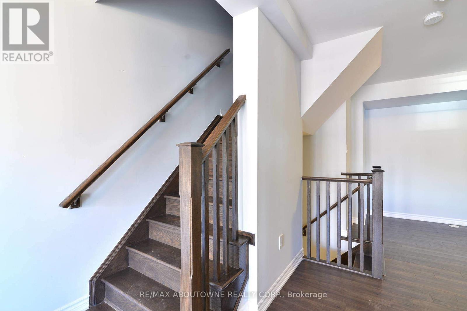 3062 Gardenia Gate, Oakville, Ontario  L6M 0Y8 - Photo 6 - W12448624