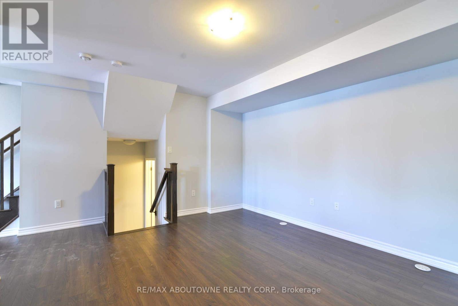 3062 Gardenia Gate, Oakville, Ontario  L6M 0Y8 - Photo 7 - W12448624