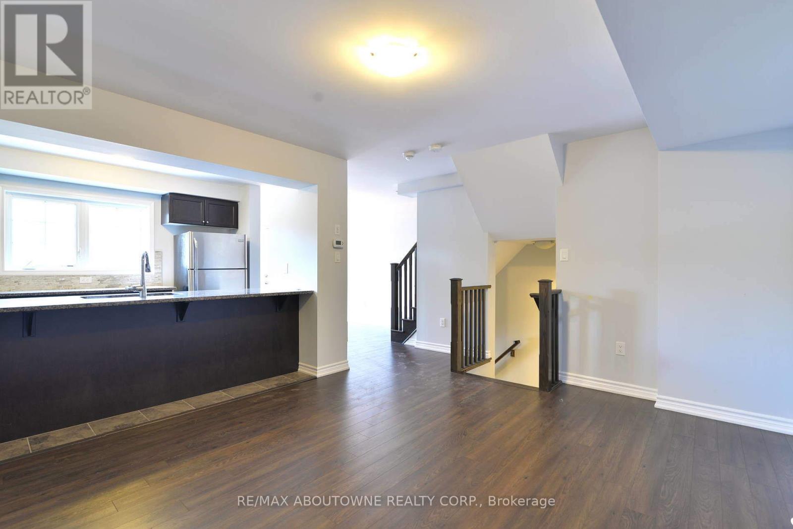 3062 Gardenia Gate, Oakville, Ontario  L6M 0Y8 - Photo 8 - W12448624
