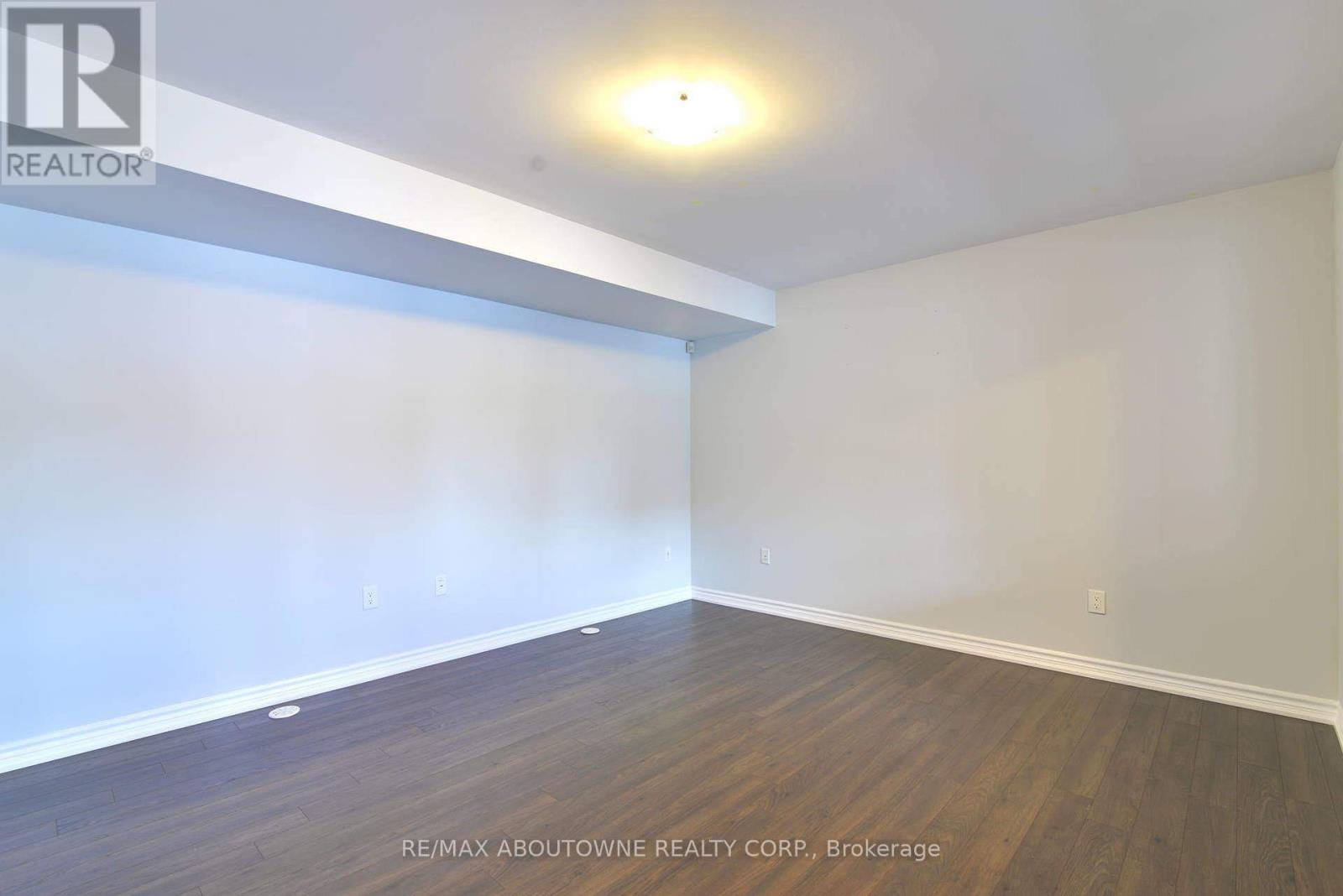 3062 Gardenia Gate, Oakville, Ontario  L6M 0Y8 - Photo 9 - W12448624