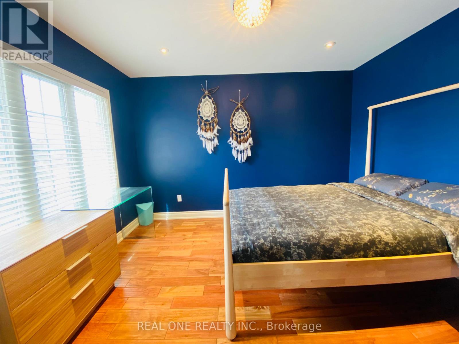 244 Romain Crescent, Oakville, Ontario  L6H 5A3 - Photo 13 - W12448626