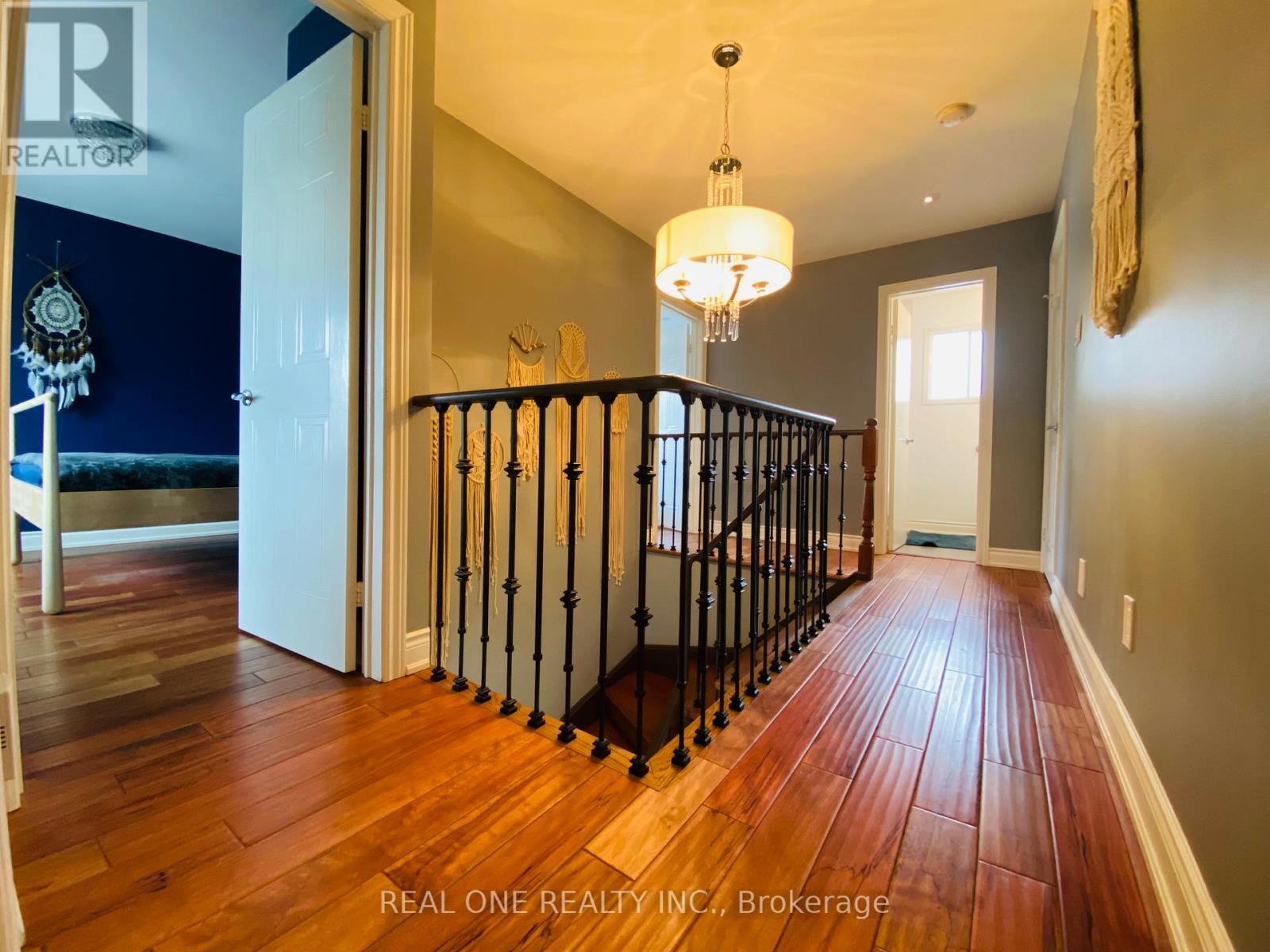 244 Romain Crescent, Oakville, Ontario  L6H 5A3 - Photo 15 - W12448626