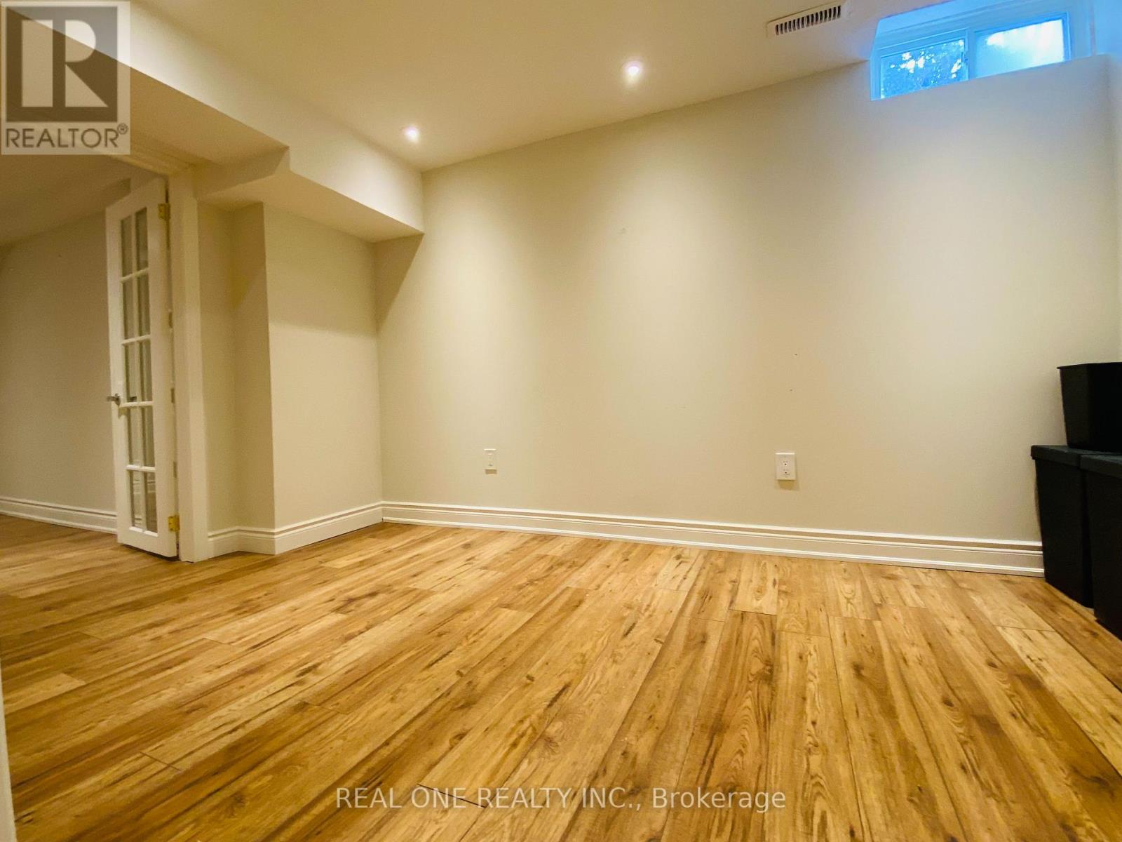 244 Romain Crescent, Oakville, Ontario  L6H 5A3 - Photo 18 - W12448626