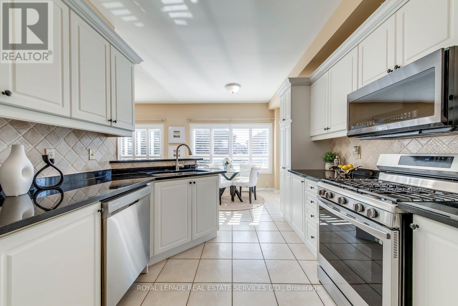 3662 Jorie Crescent, Mississauga, Ontario  L5M 7G8 - Photo 13 - W12448655