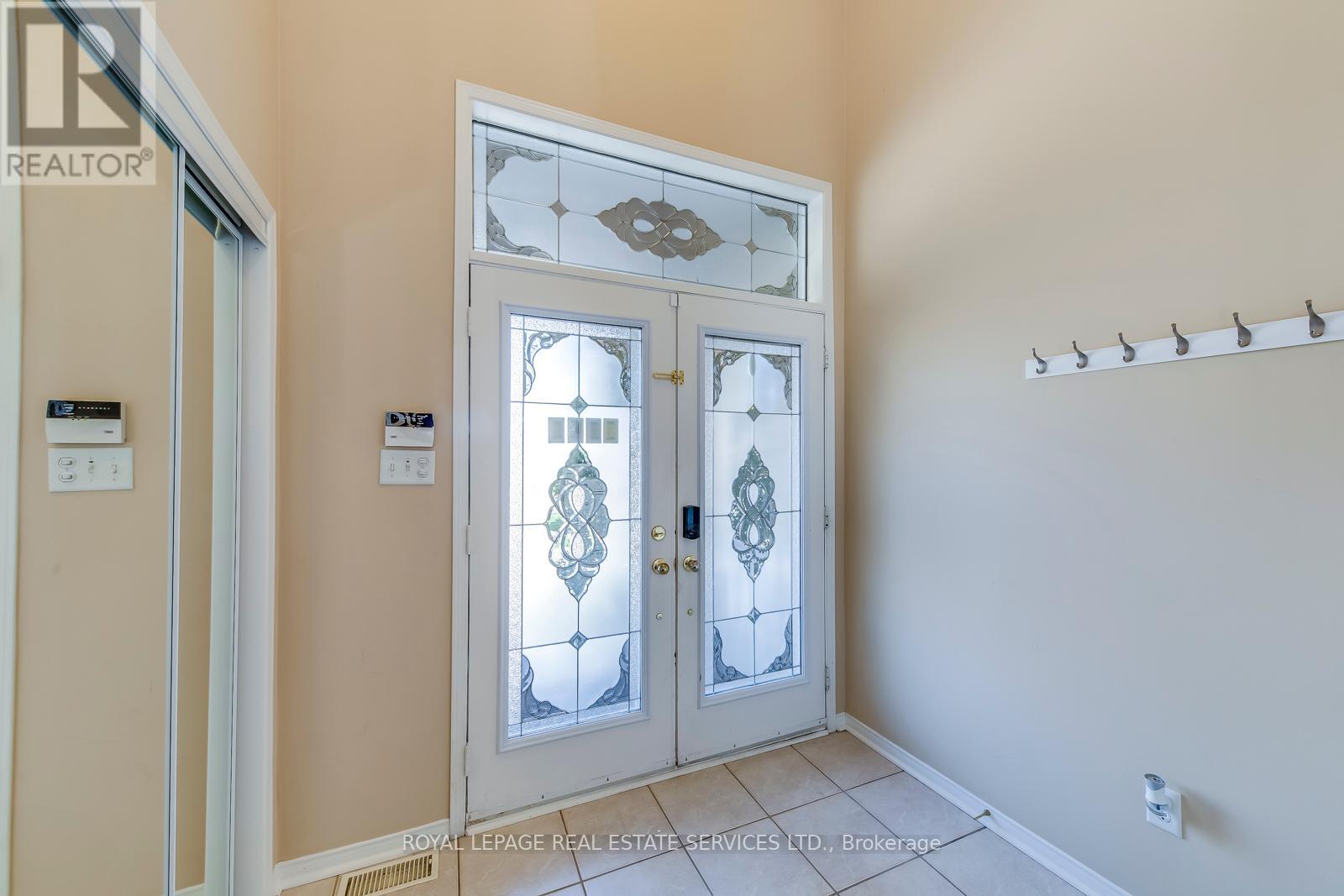 3662 Jorie Crescent, Mississauga, Ontario  L5M 7G8 - Photo 3 - W12448655