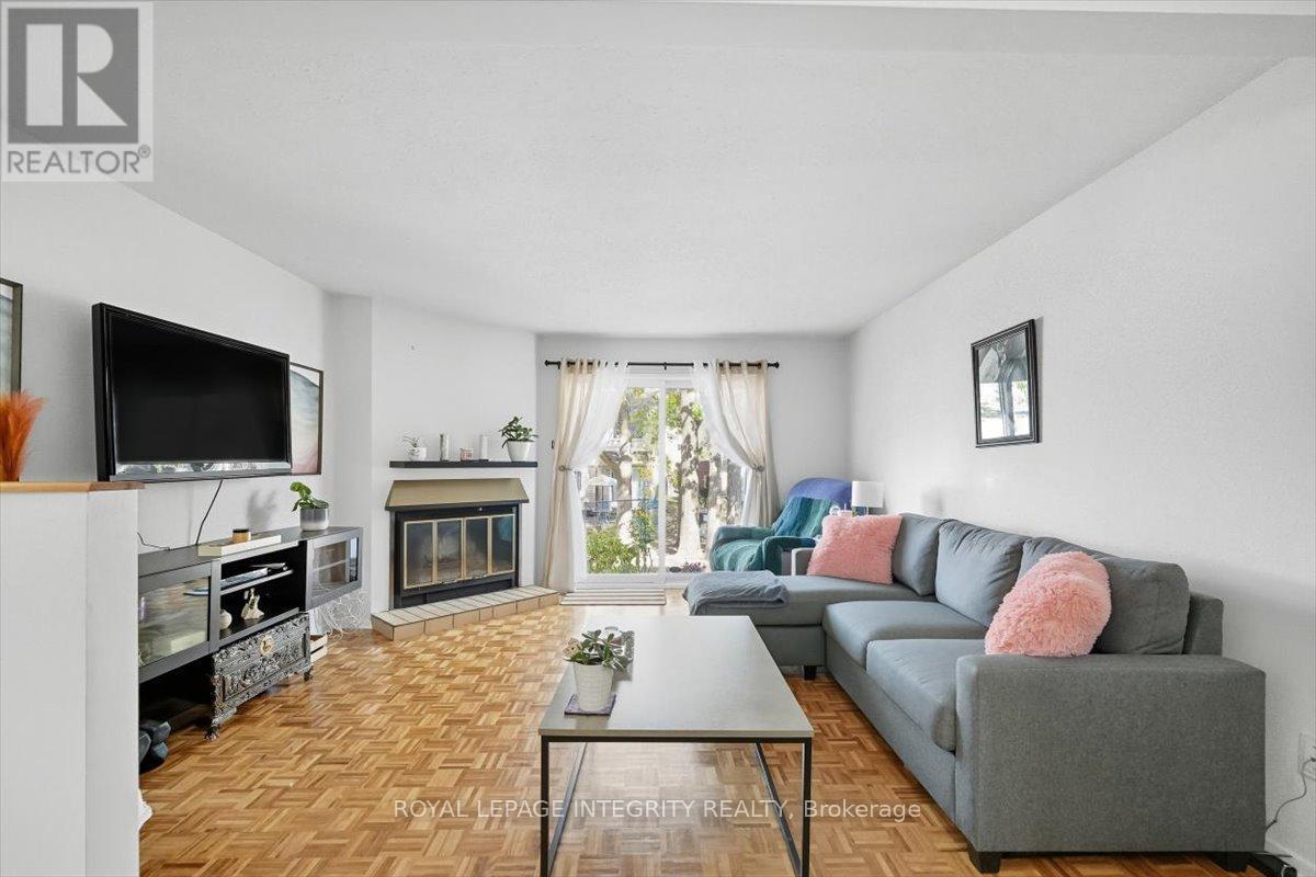 6420 Bilberry Drive, Ottawa, Ontario  K1C 4P3 - Photo 10 - X12448709