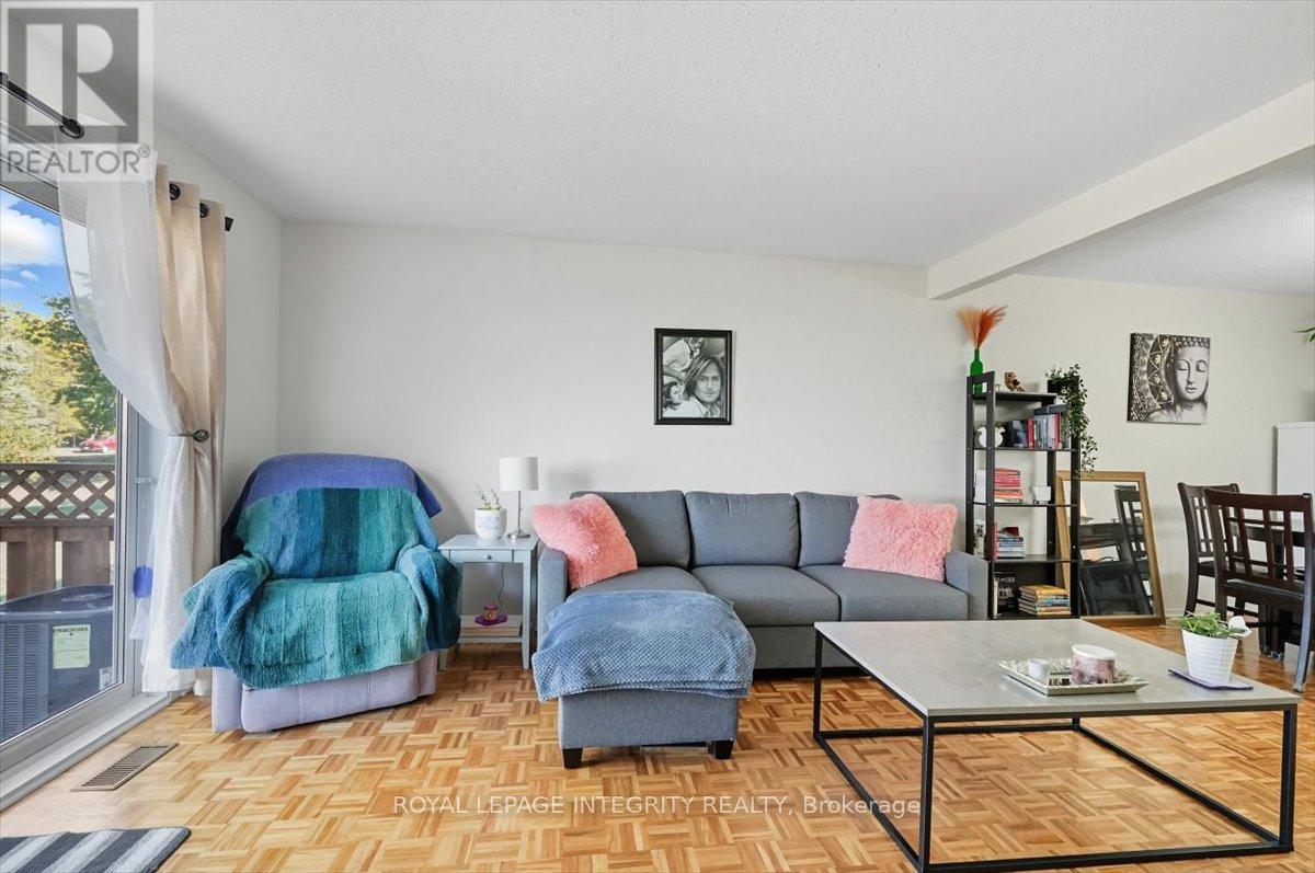 6420 Bilberry Drive, Ottawa, Ontario  K1C 4P3 - Photo 11 - X12448709